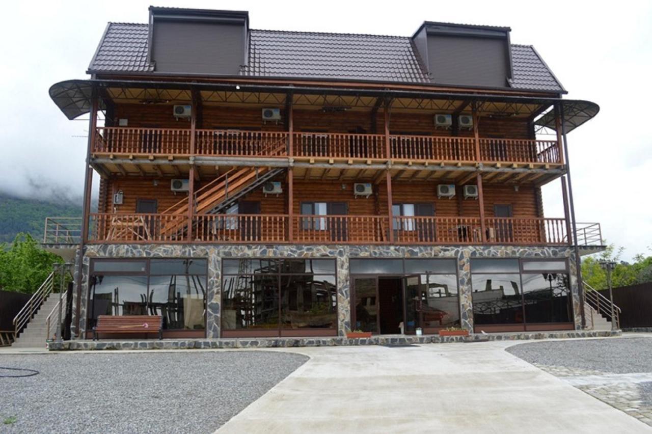 Абхазская Усадьба Hotel Gagra Exterior photo