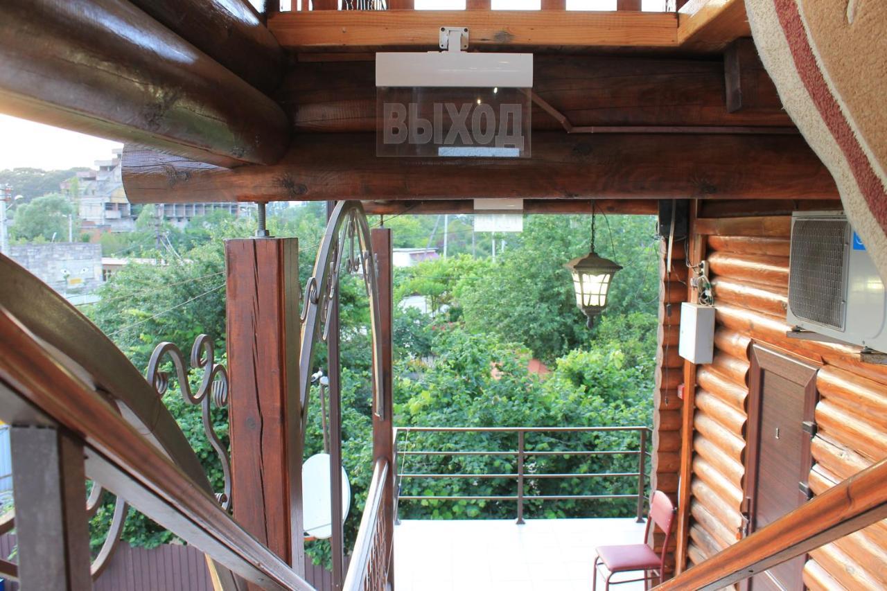 Абхазская Усадьба Hotel Gagra Exterior photo