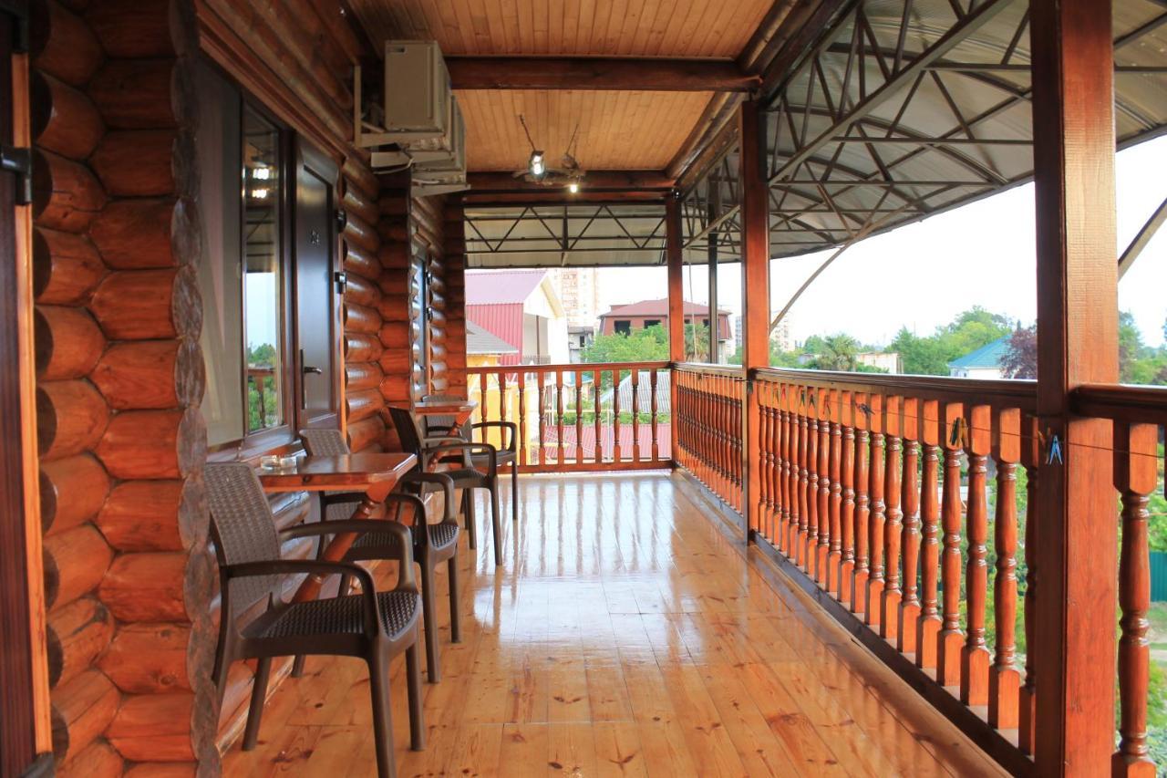 Абхазская Усадьба Hotel Gagra Exterior photo